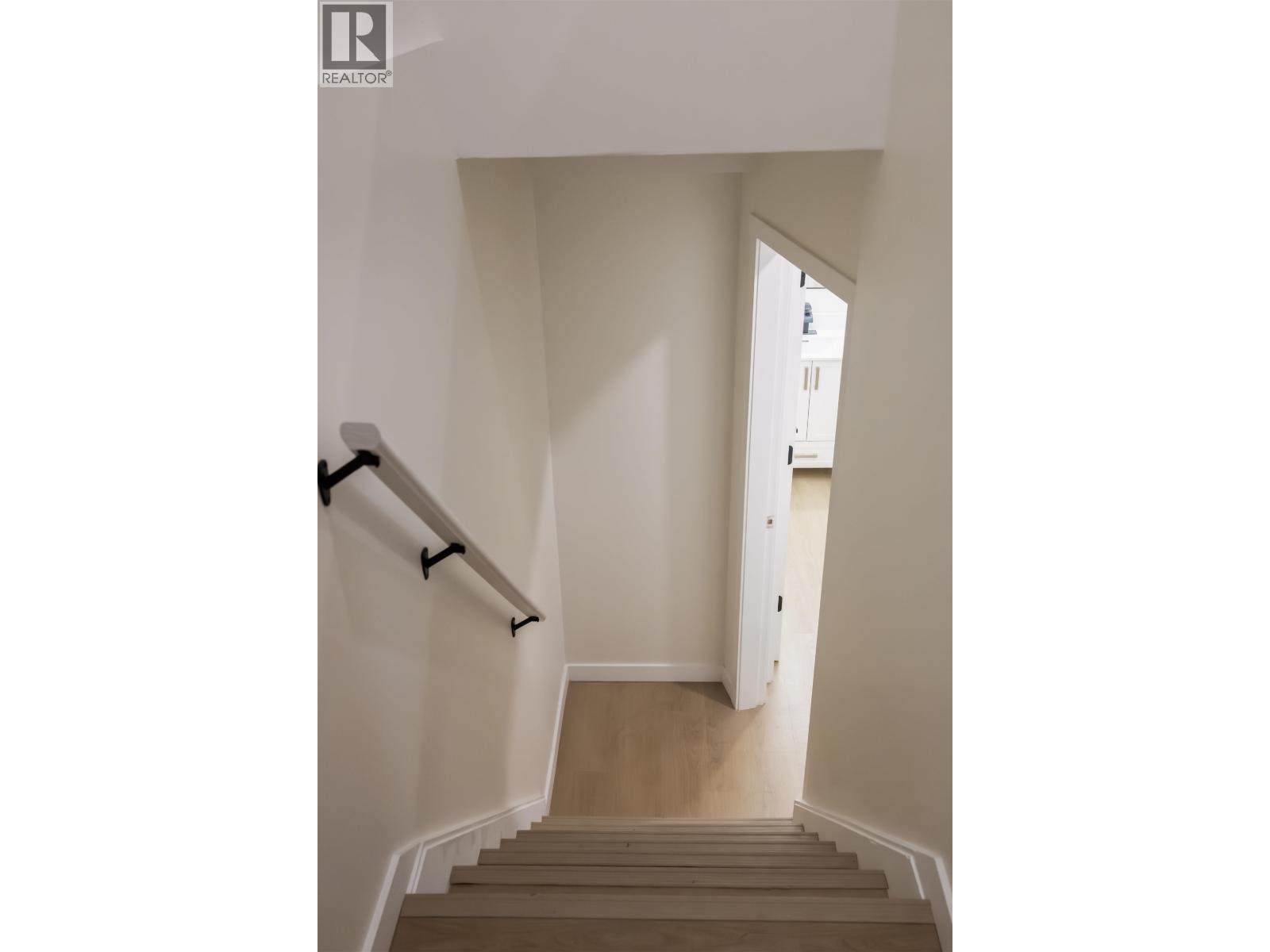 2260 Victoria Street Property Photo 4