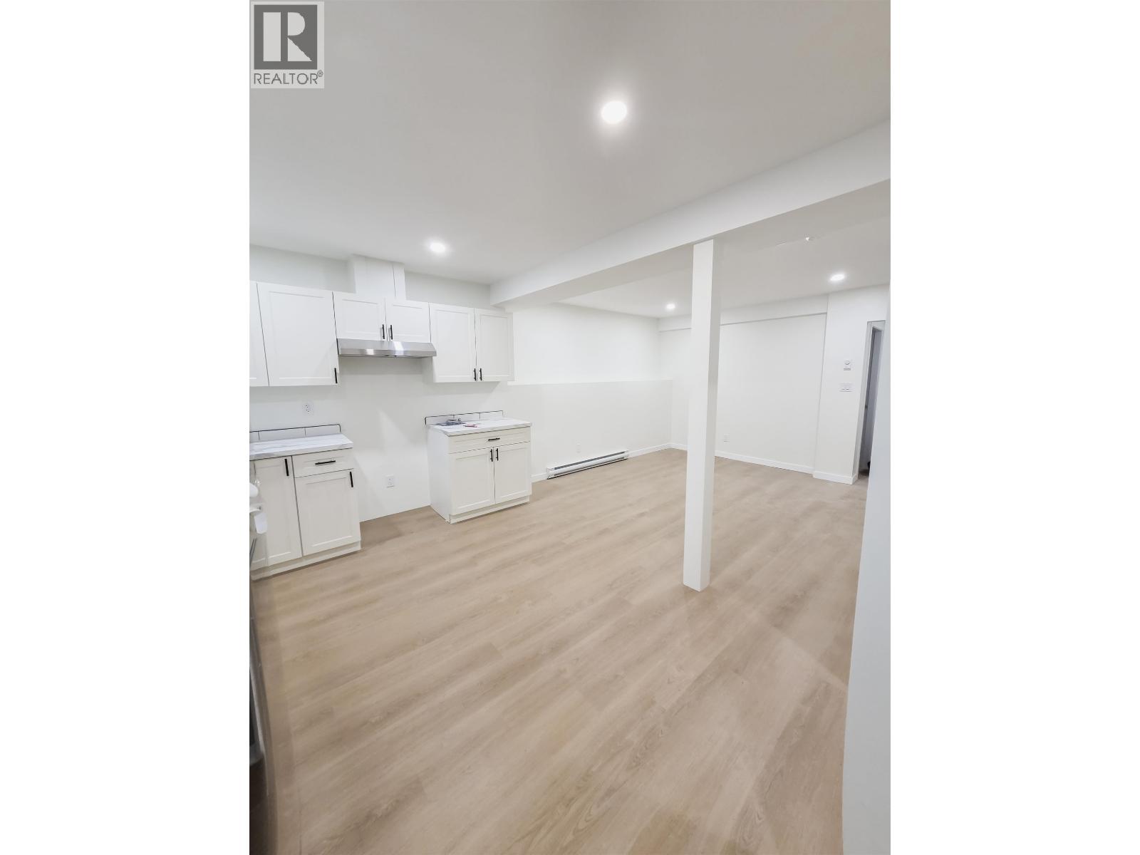 2260 Victoria Street Property Photo 10