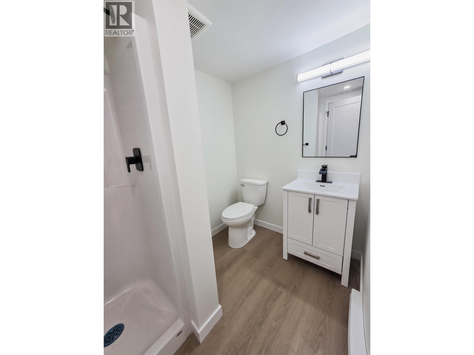 2260 Victoria Street Property Photo 13