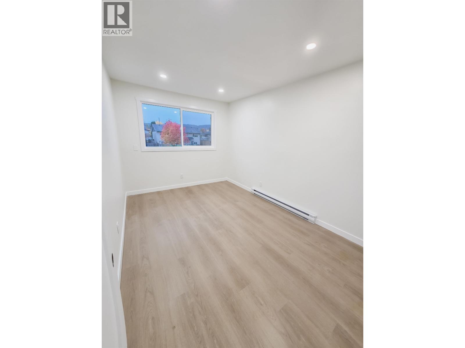2260 Victoria Street Property Photo 14