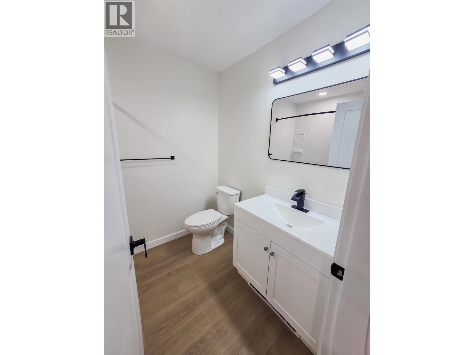 2260 Victoria Street Property Photo 16