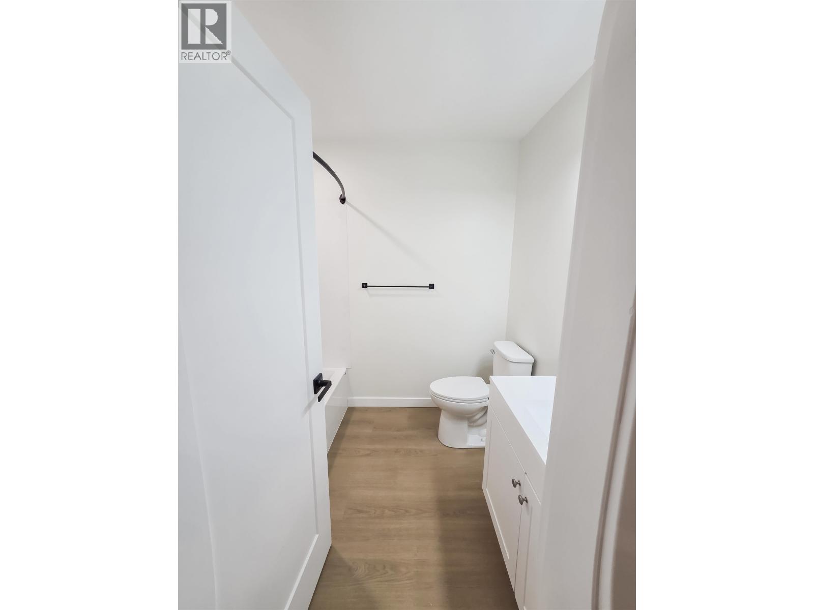 2260 Victoria Street Property Photo 17