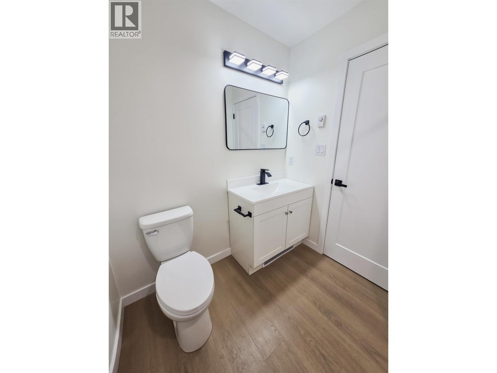 2260 Victoria Street Property Photo 19