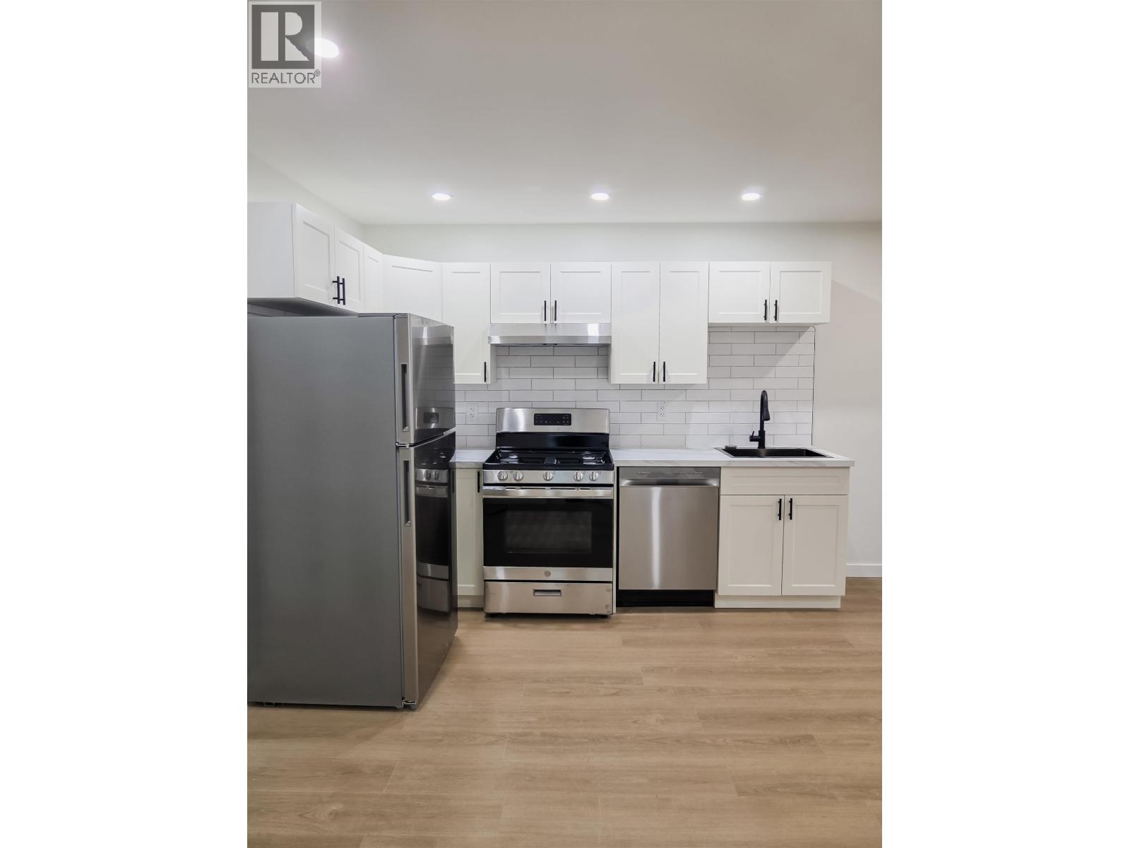 2260 Victoria Street Property Photo 21
