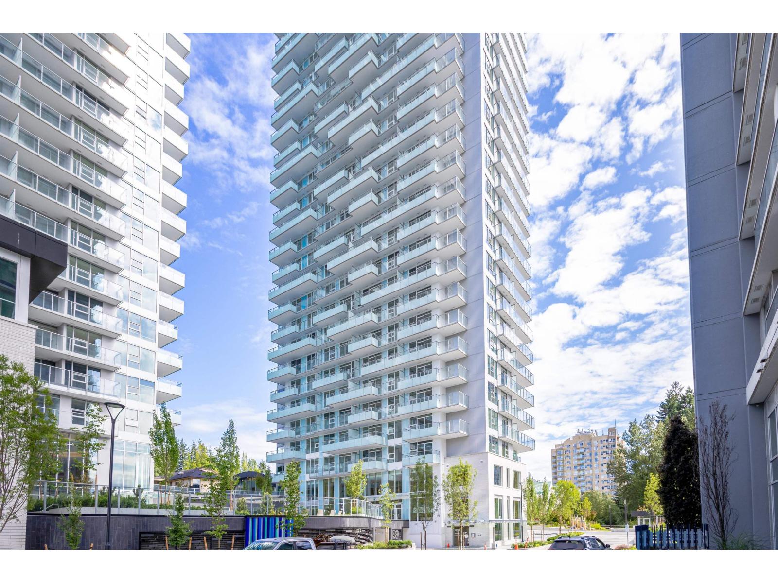 909 13768 100 Avenue Property Photo 1