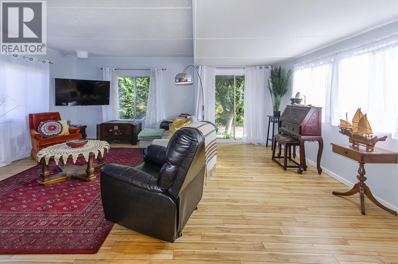 227 Tomahawk Avenue Property Photo 1