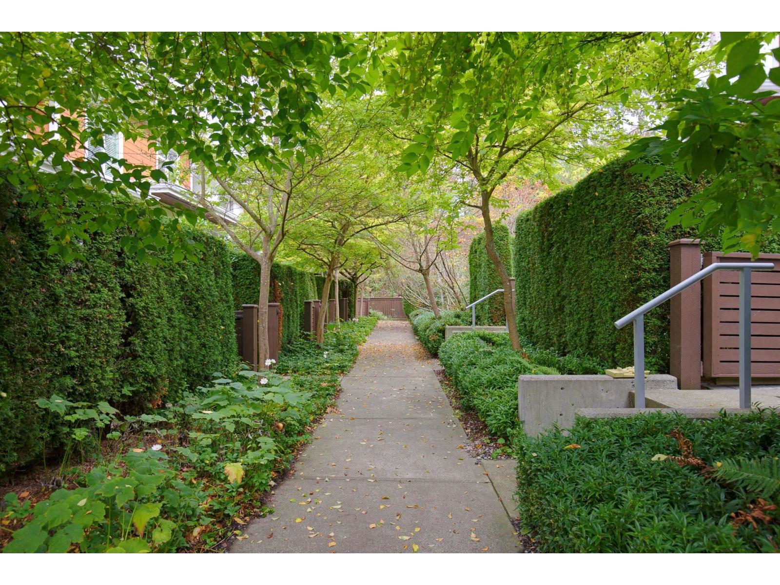 8 15918 Mountain View Drive Property Photo 3