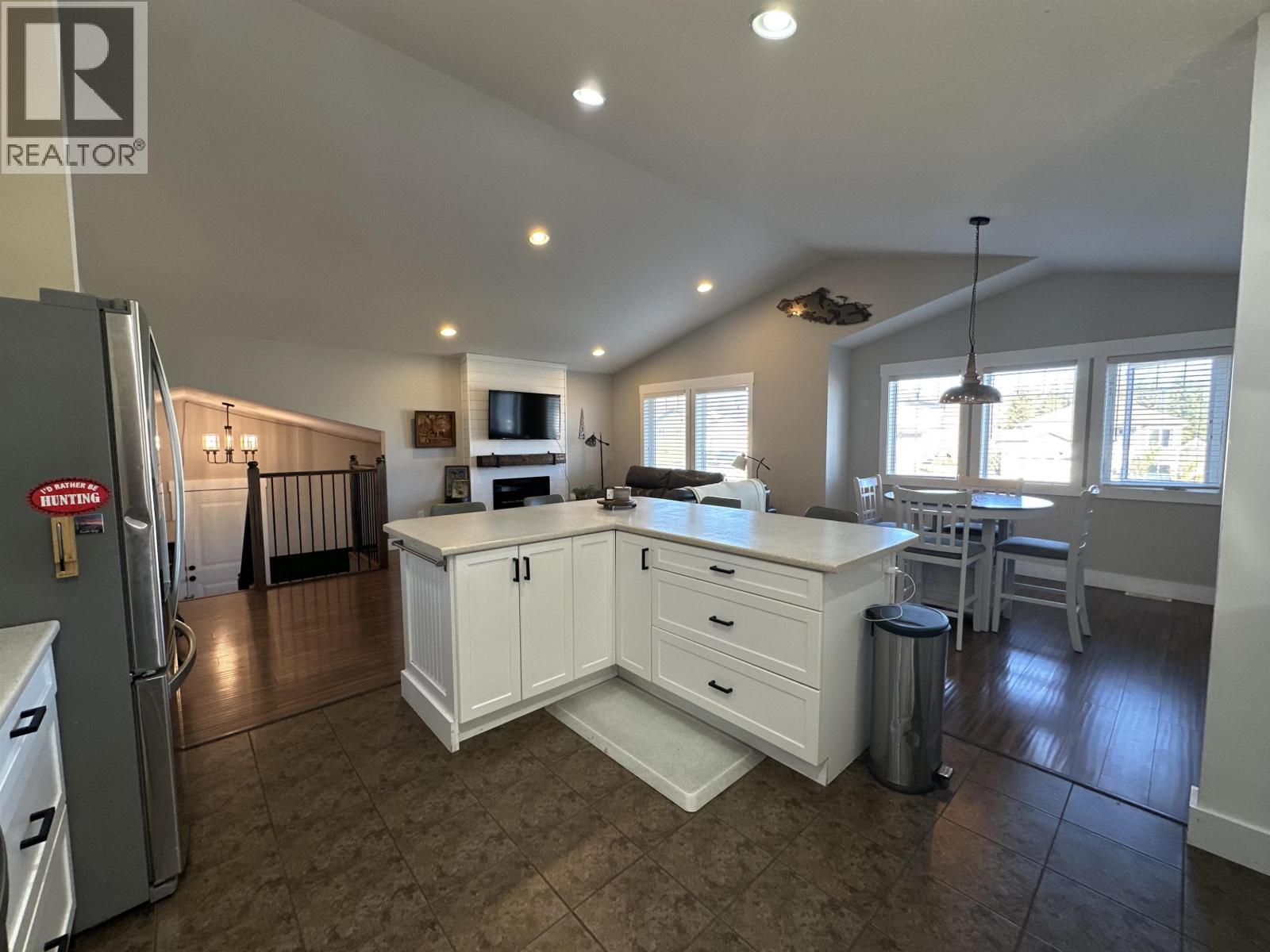 10216 S 97 Street Property Photo 13