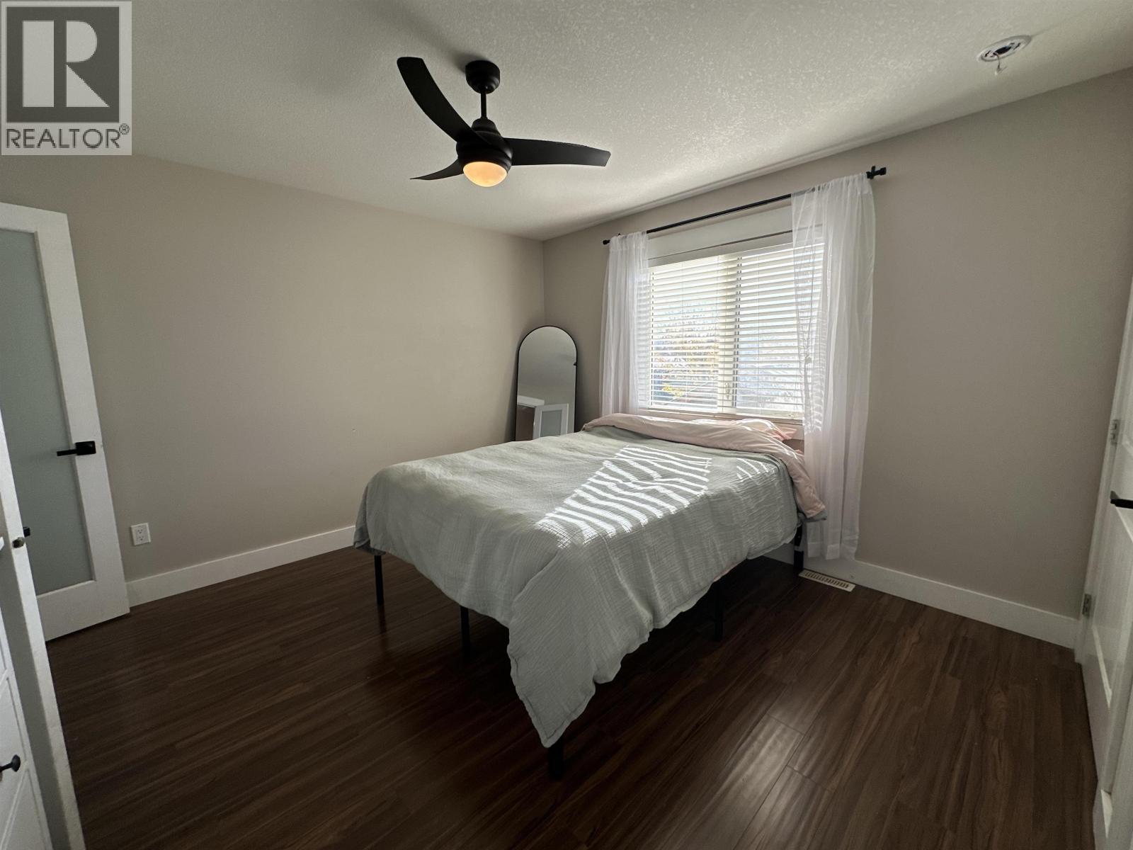 10216 S 97 Street Property Photo 14