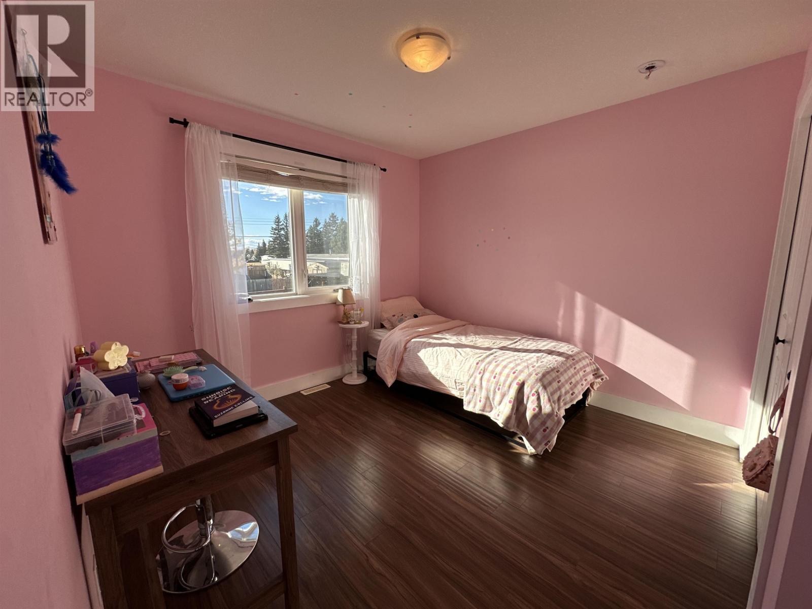 10216 S 97 Street Property Photo 18