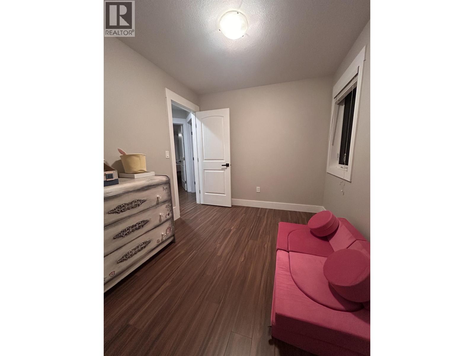 10216 S 97 Street Property Photo 20