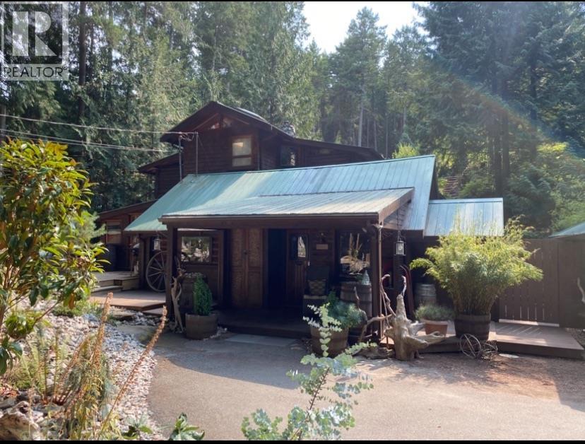 604 Waugh Road Property Photo 2