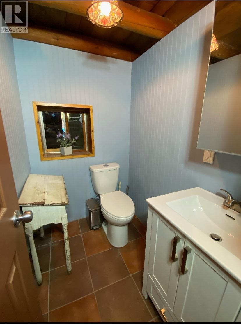 604 Waugh Road Property Photo 7