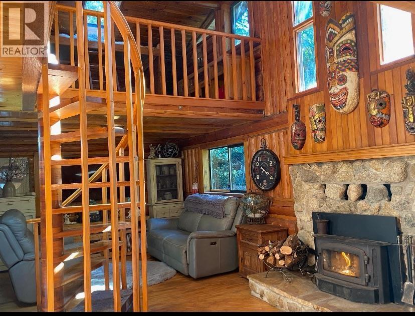 604 Waugh Road Property Photo 8
