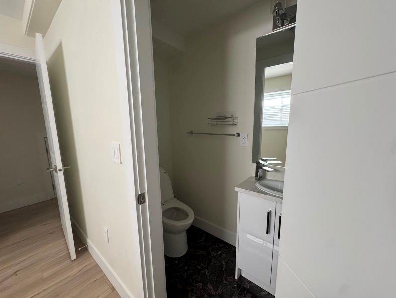 6637 121a Street Property Photo 36