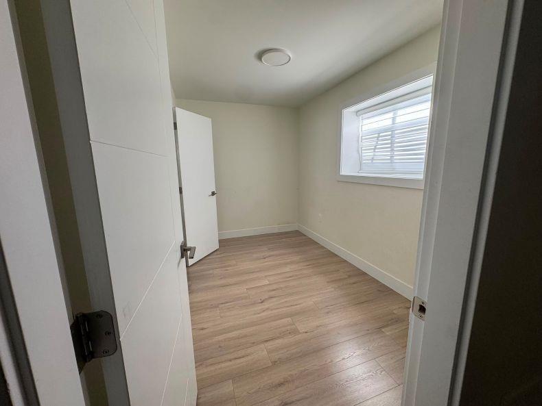 6637 121a Street Property Photo 37