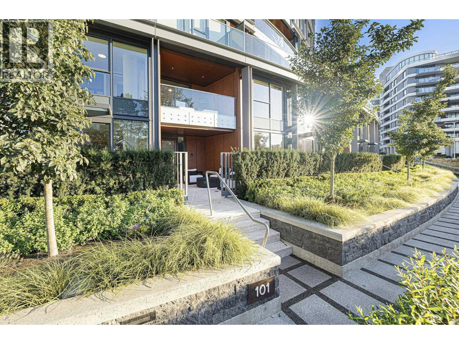 101 1601 Quebec Street Property Photo 3