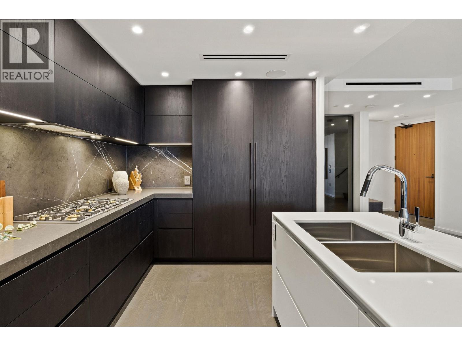101 1601 Quebec Street Property Photo 20