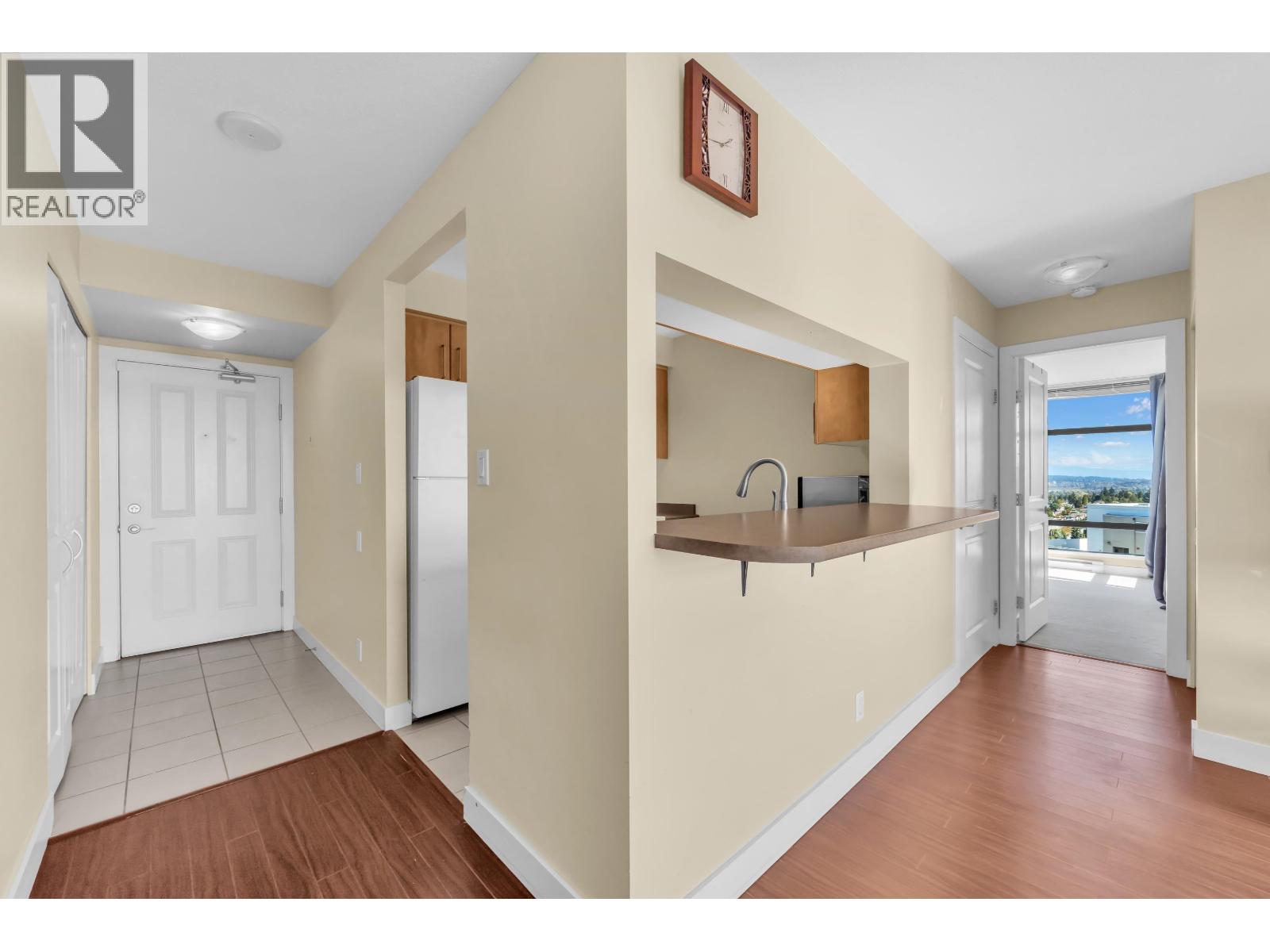 2702 5380 Oben Street Property Photo 3