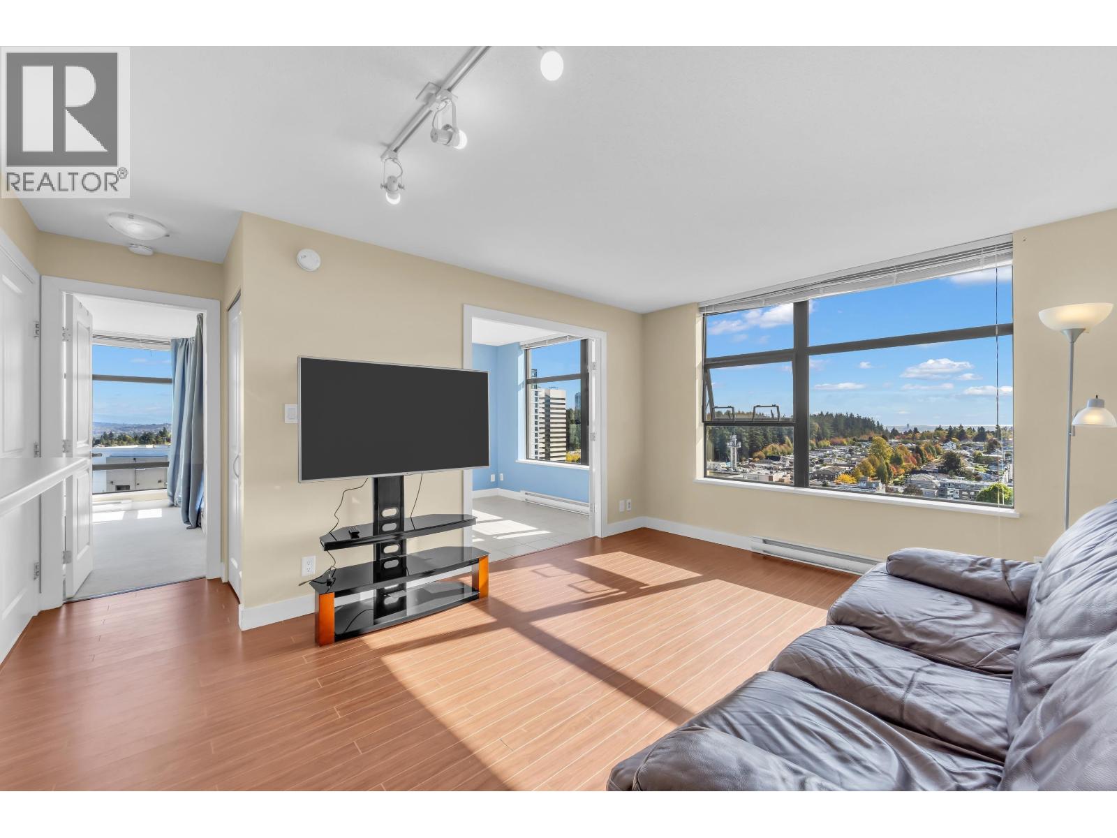 2702 5380 Oben Street Property Photo 9