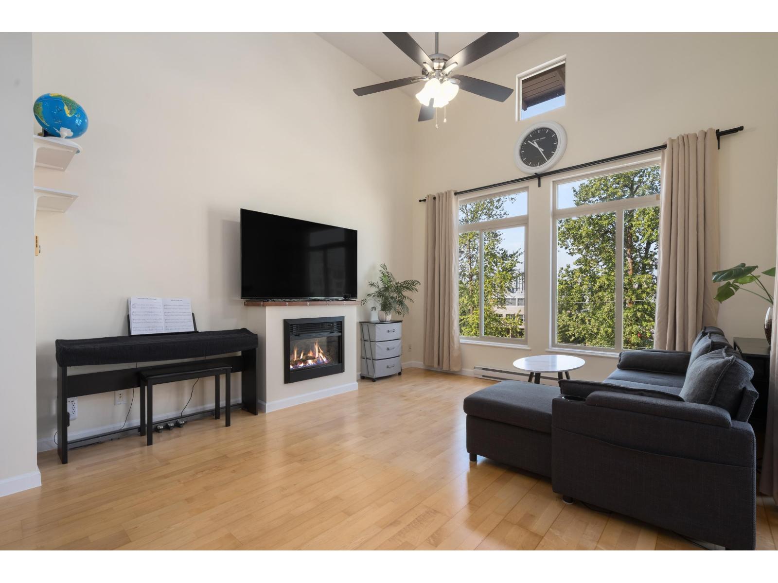 418 10180 153 Street Property Photo 2