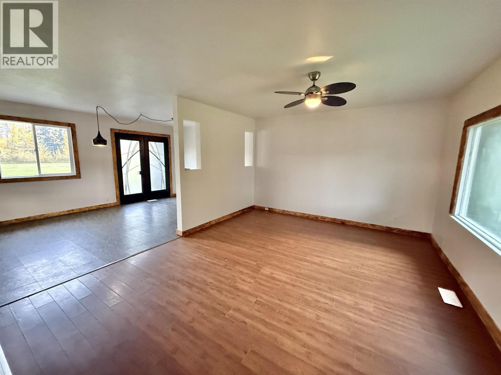 3925 Aird Road Property Photo 7