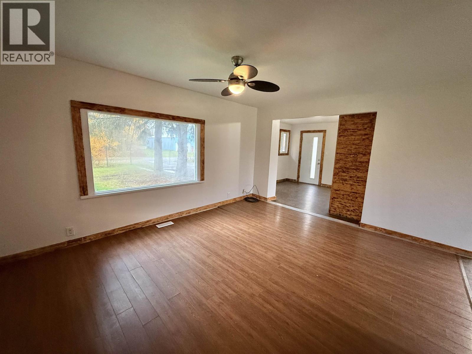 3925 Aird Road Property Photo 9