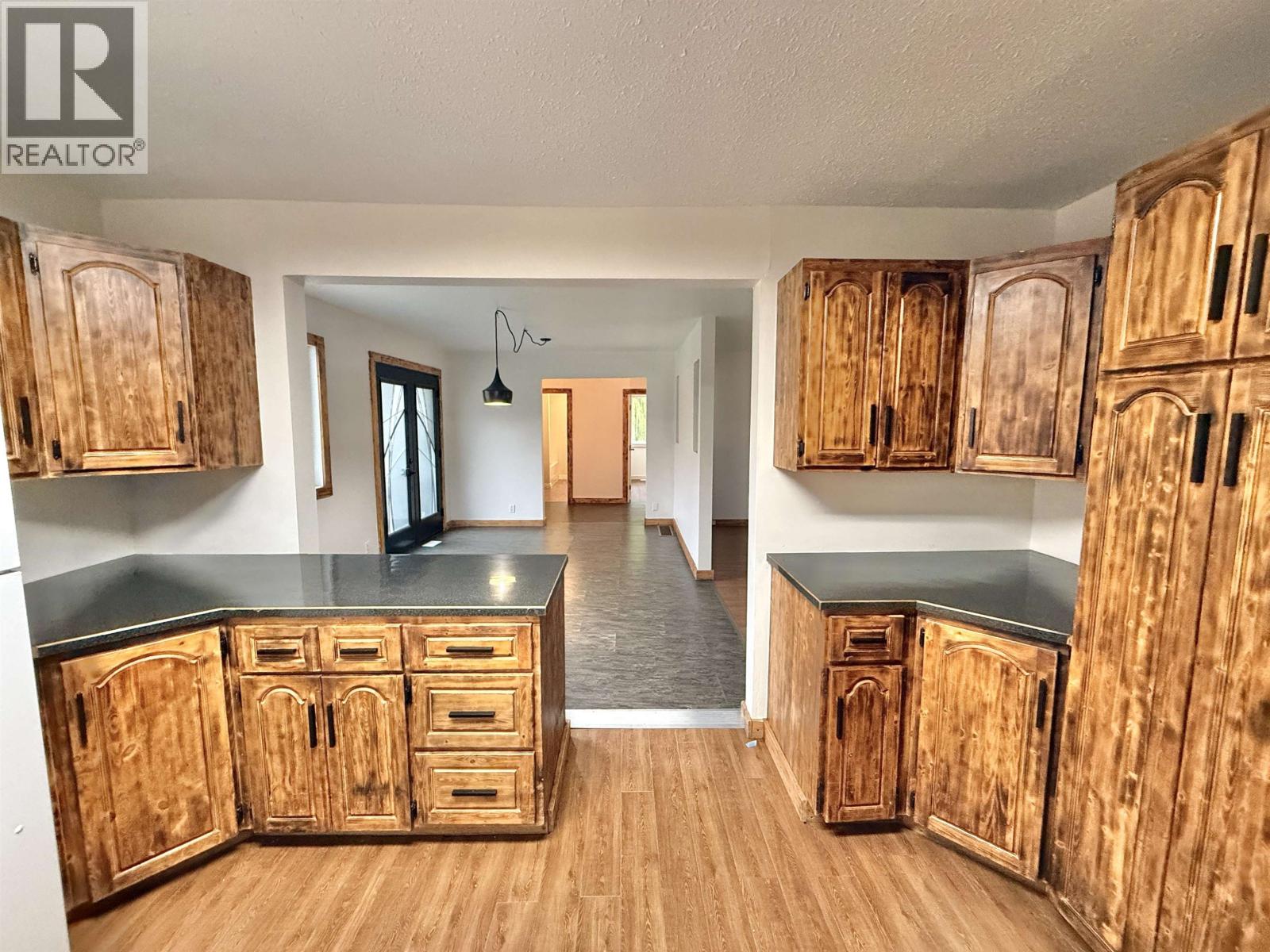 3925 Aird Road Property Photo 14