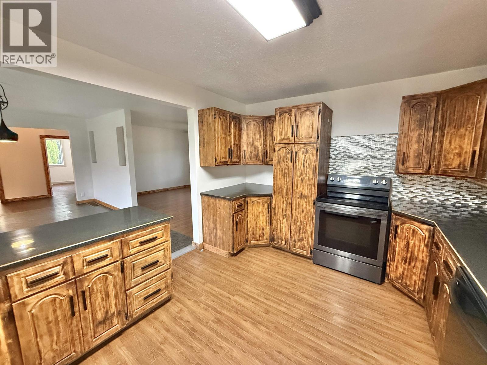 3925 Aird Road Property Photo 15