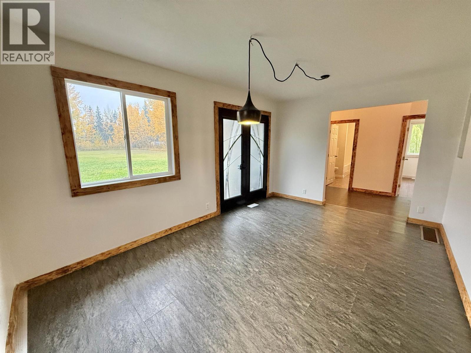 3925 Aird Road Property Photo 17