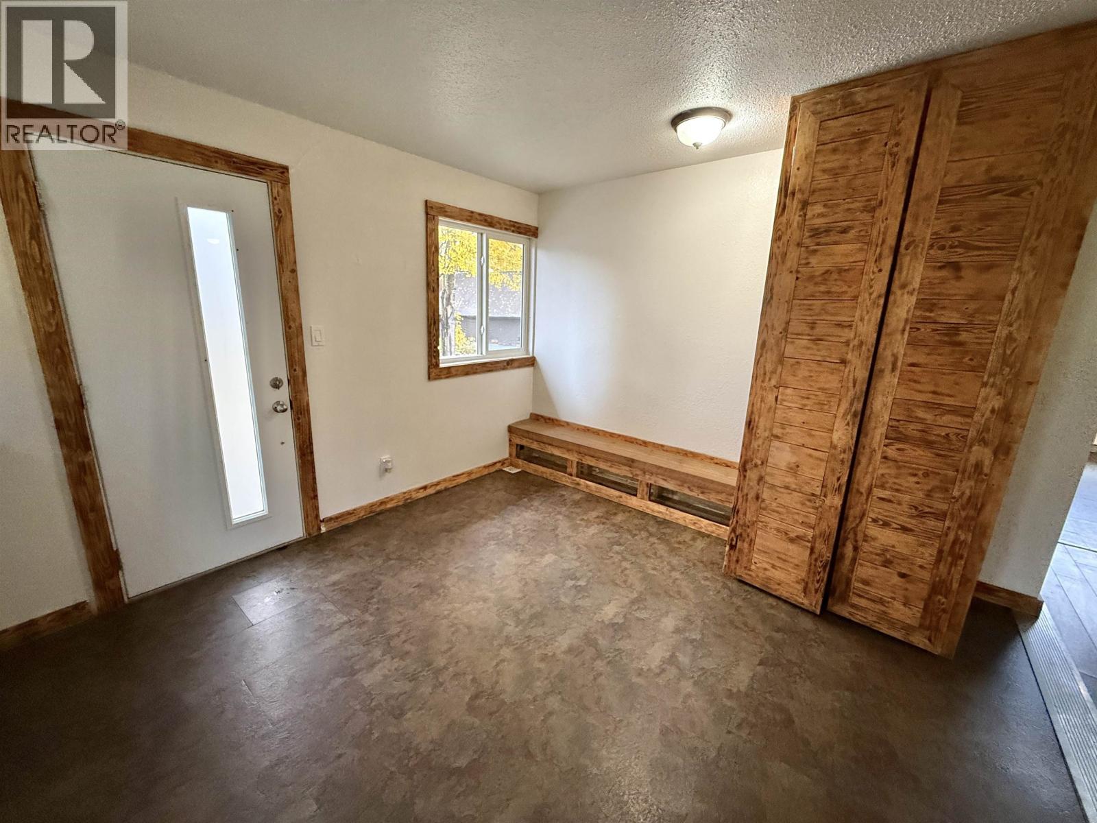 3925 Aird Road Property Photo 22