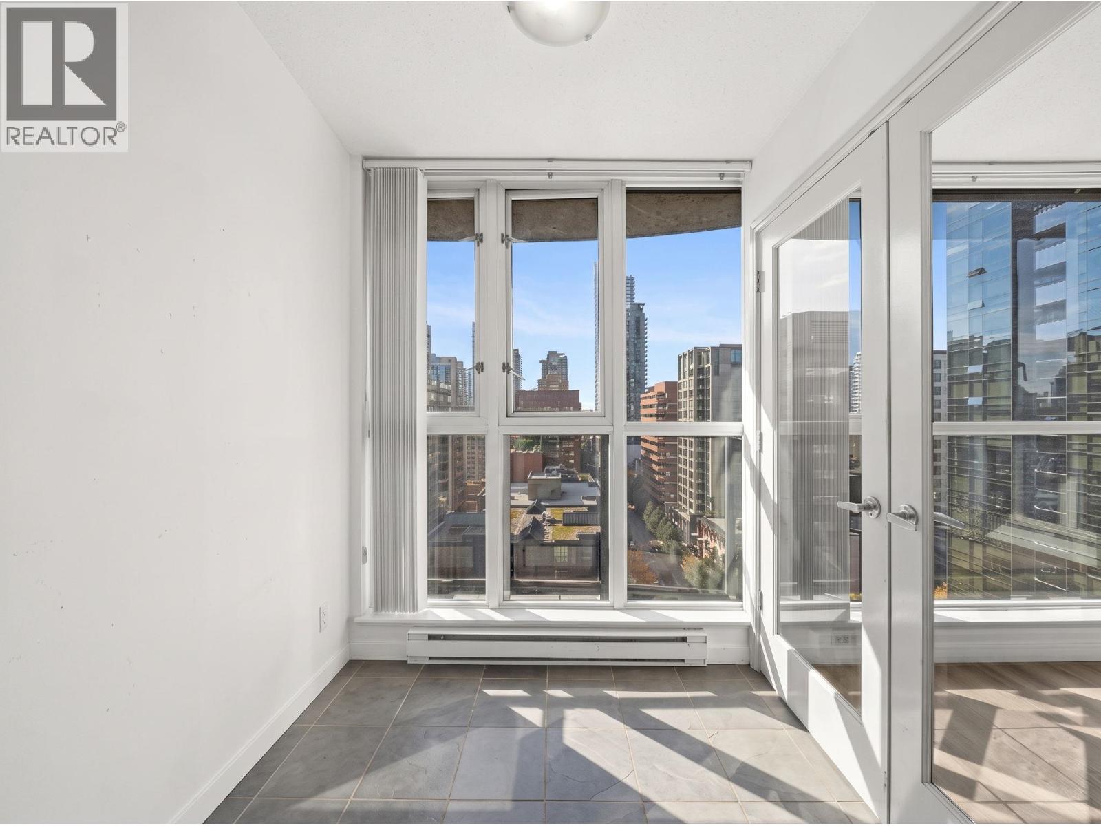 1807 1068 Hornby Street Property Photo 7