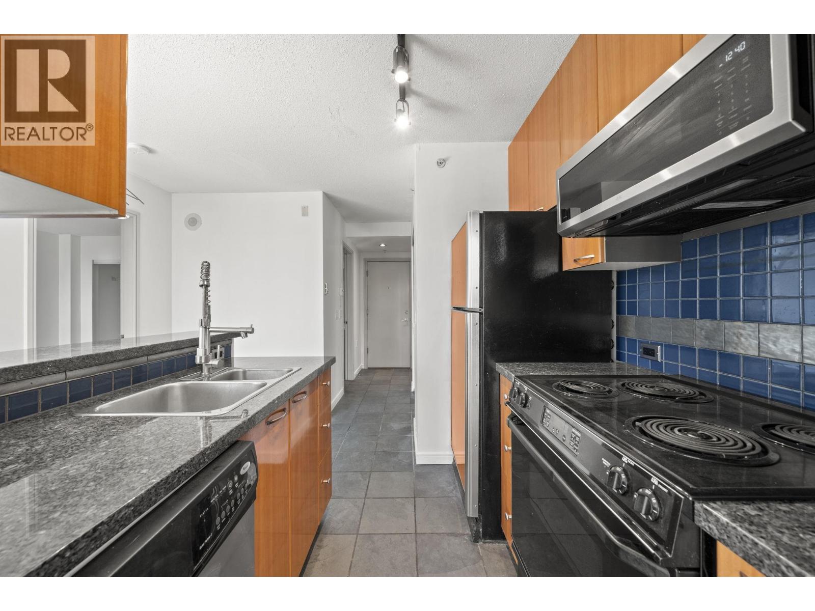 1807 1068 Hornby Street Property Photo 12