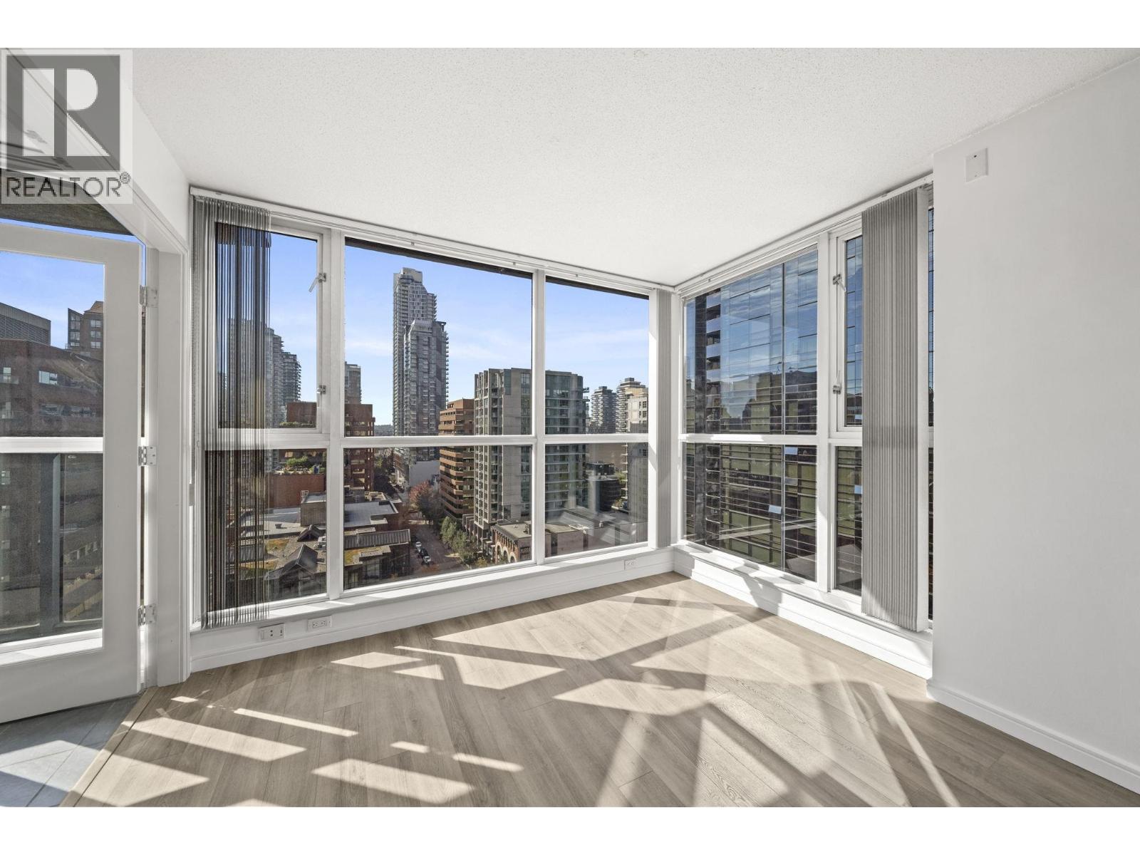 1807 1068 Hornby Street Property Photo 15