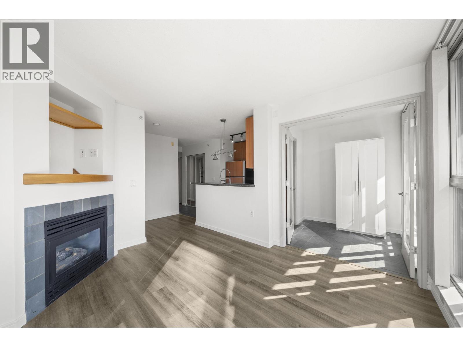 1807 1068 Hornby Street Property Photo 18