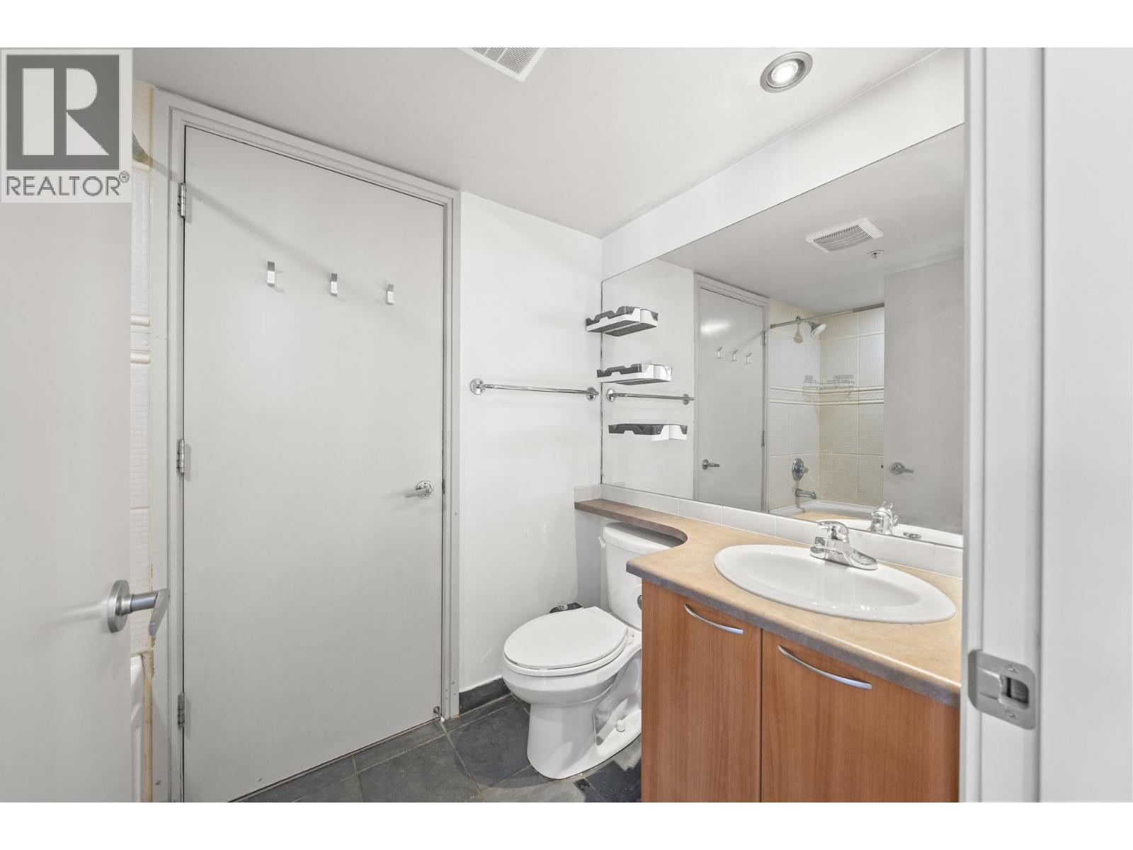1807 1068 Hornby Street Property Photo 19