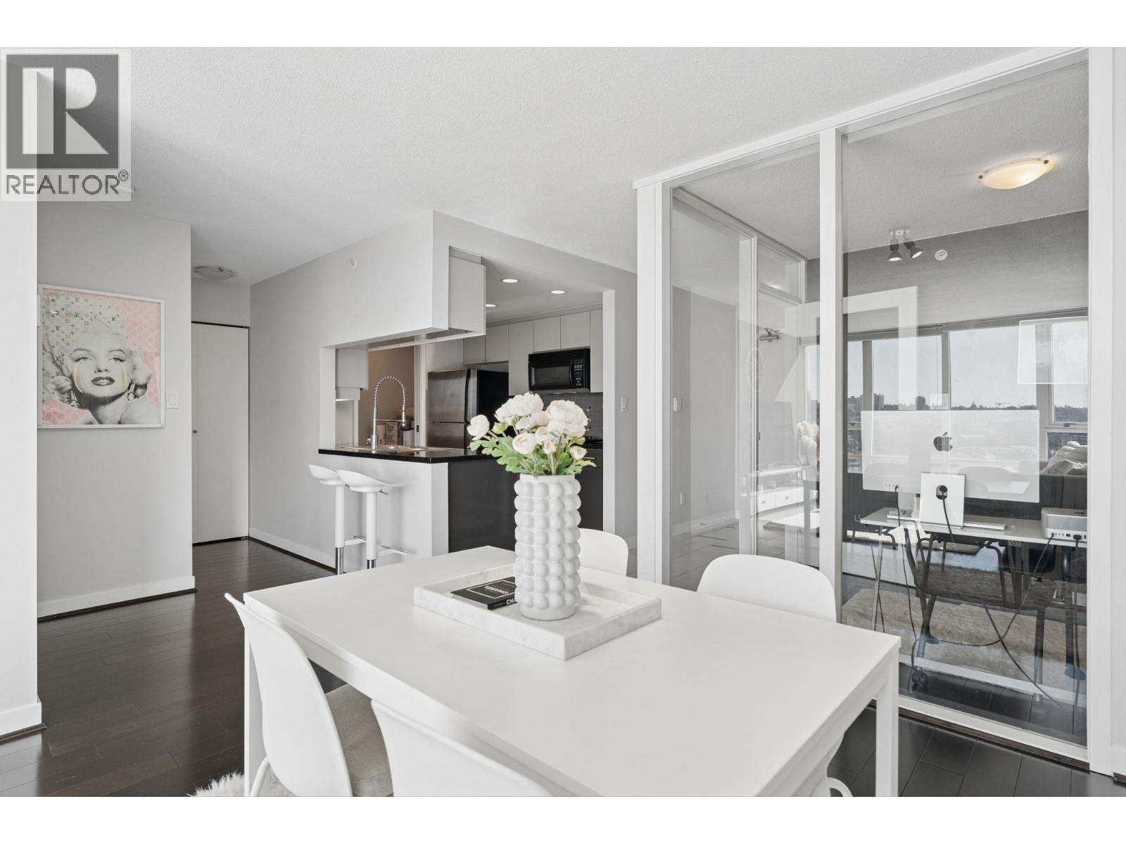 908 1408 Strathmore Mews Property Photo 10