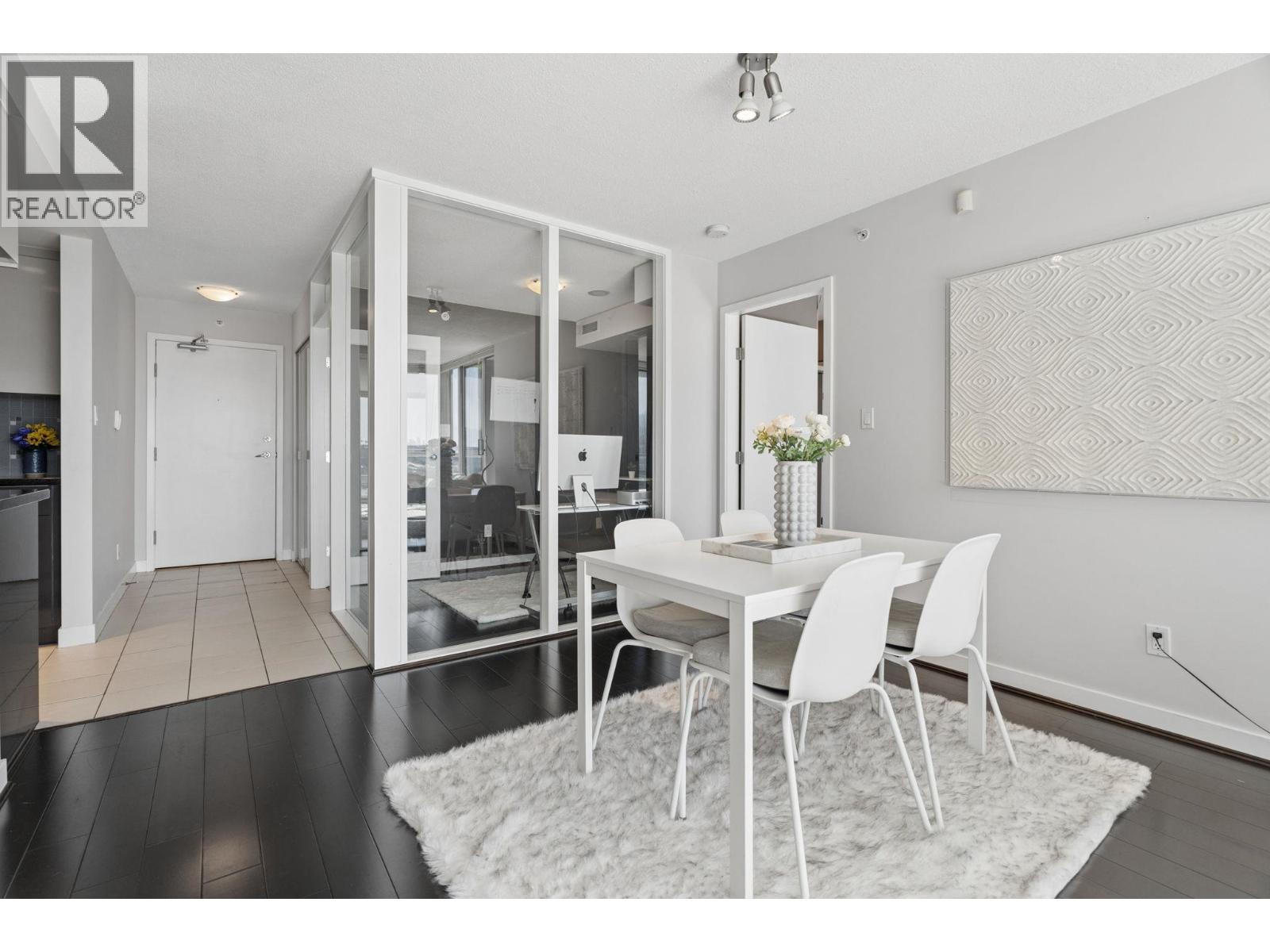 908 1408 Strathmore Mews Property Photo 13