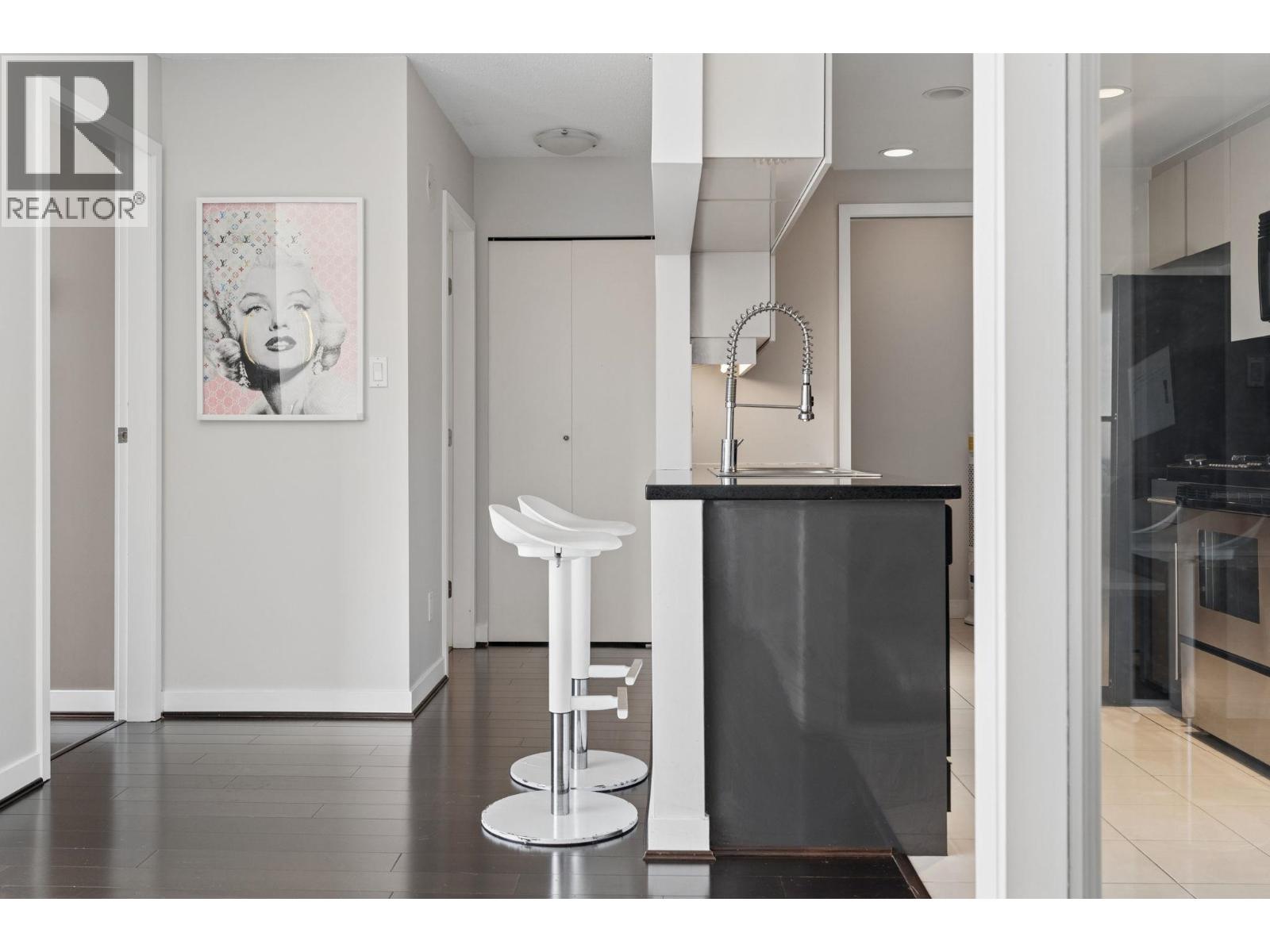 908 1408 Strathmore Mews Property Photo 14