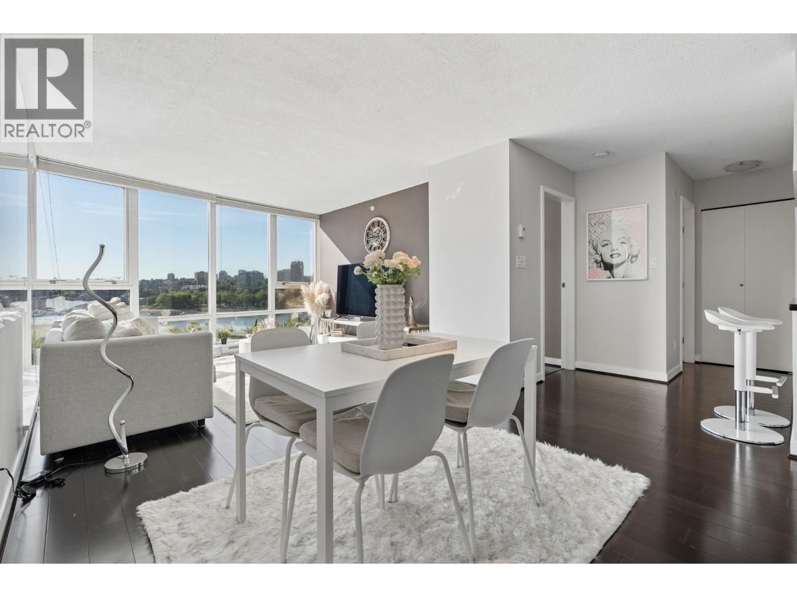 908 1408 Strathmore Mews Property Photo 21