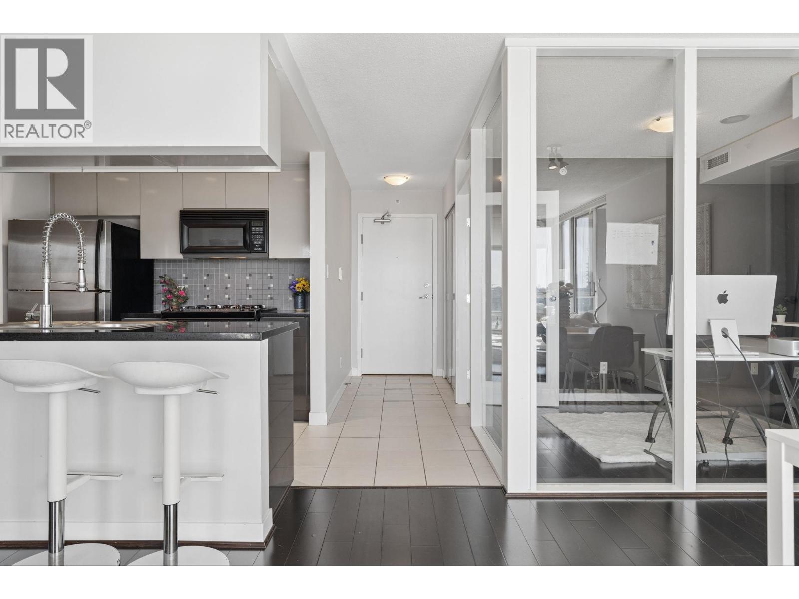908 1408 Strathmore Mews Property Photo 23
