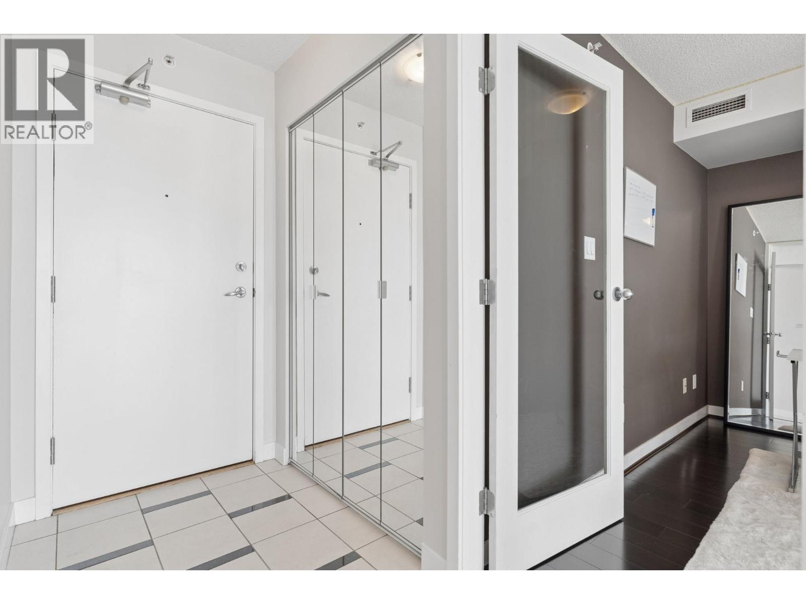 908 1408 Strathmore Mews Property Photo 25