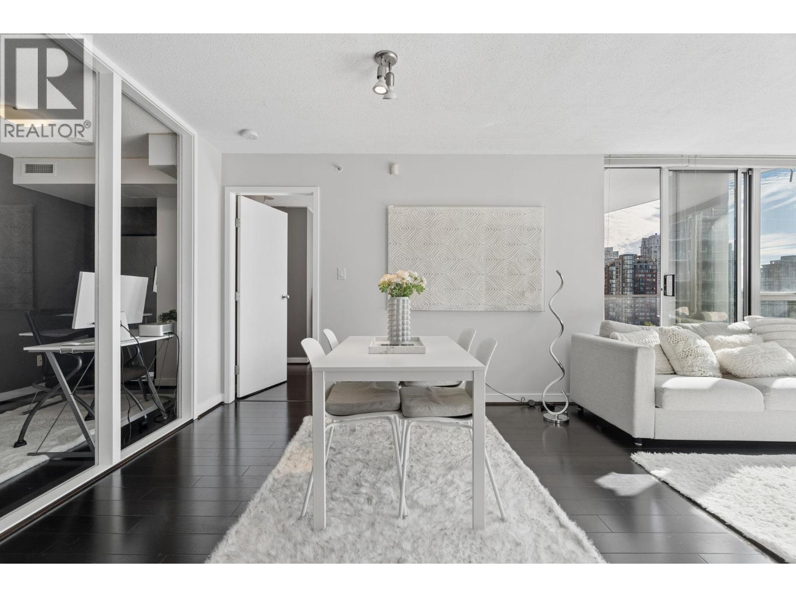 908 1408 Strathmore Mews Property Photo 26