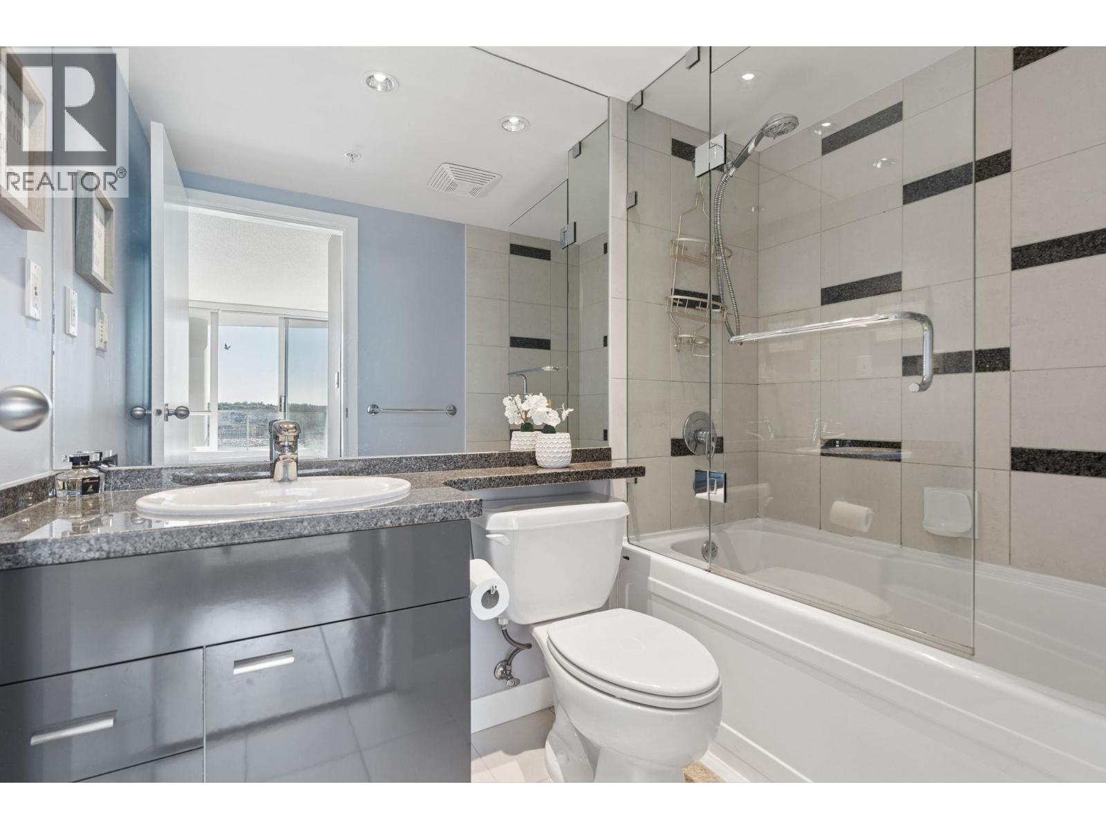 908 1408 Strathmore Mews Property Photo 29