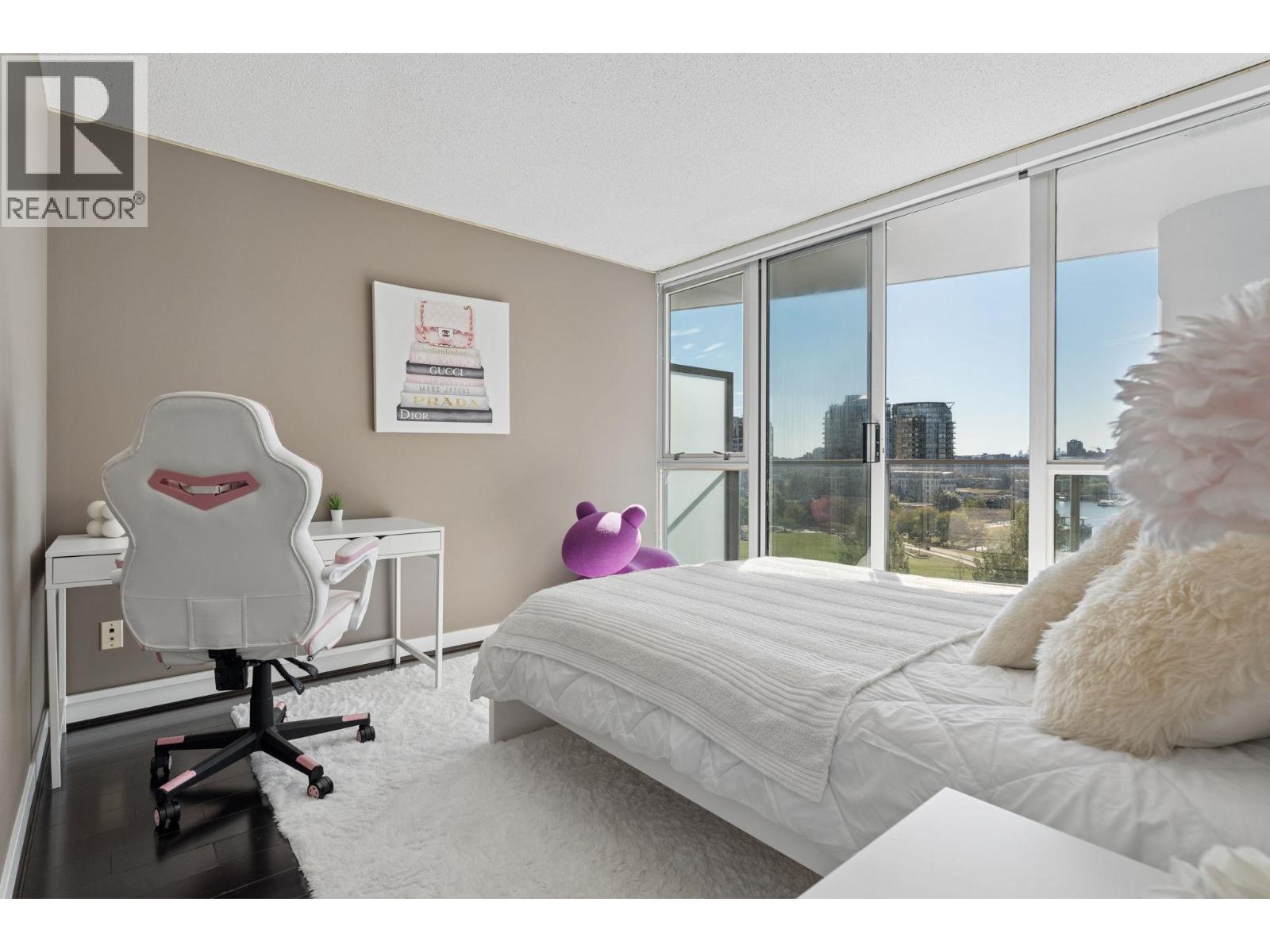 908 1408 Strathmore Mews Property Photo 30