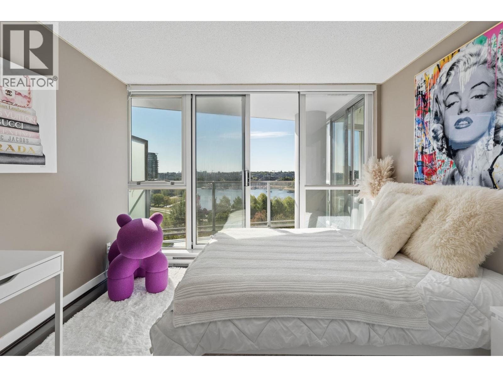 908 1408 Strathmore Mews Property Photo 32