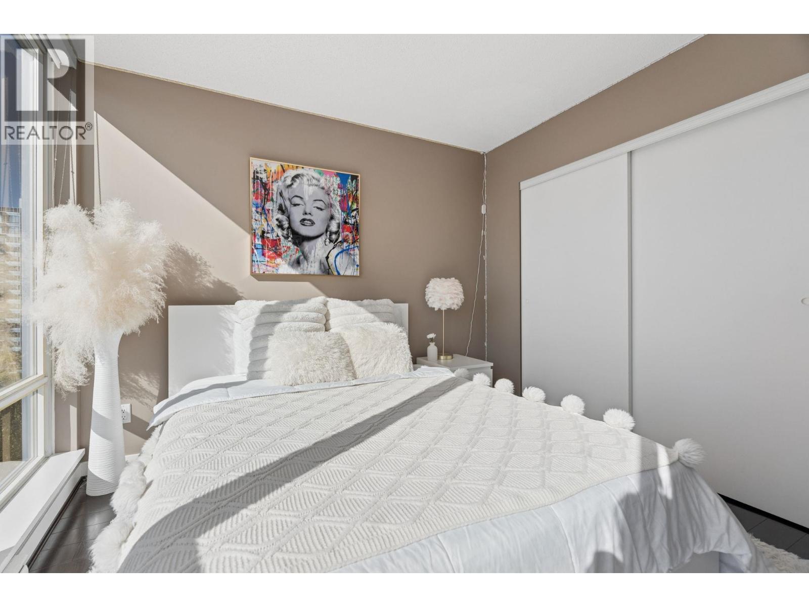 908 1408 Strathmore Mews Property Photo 33
