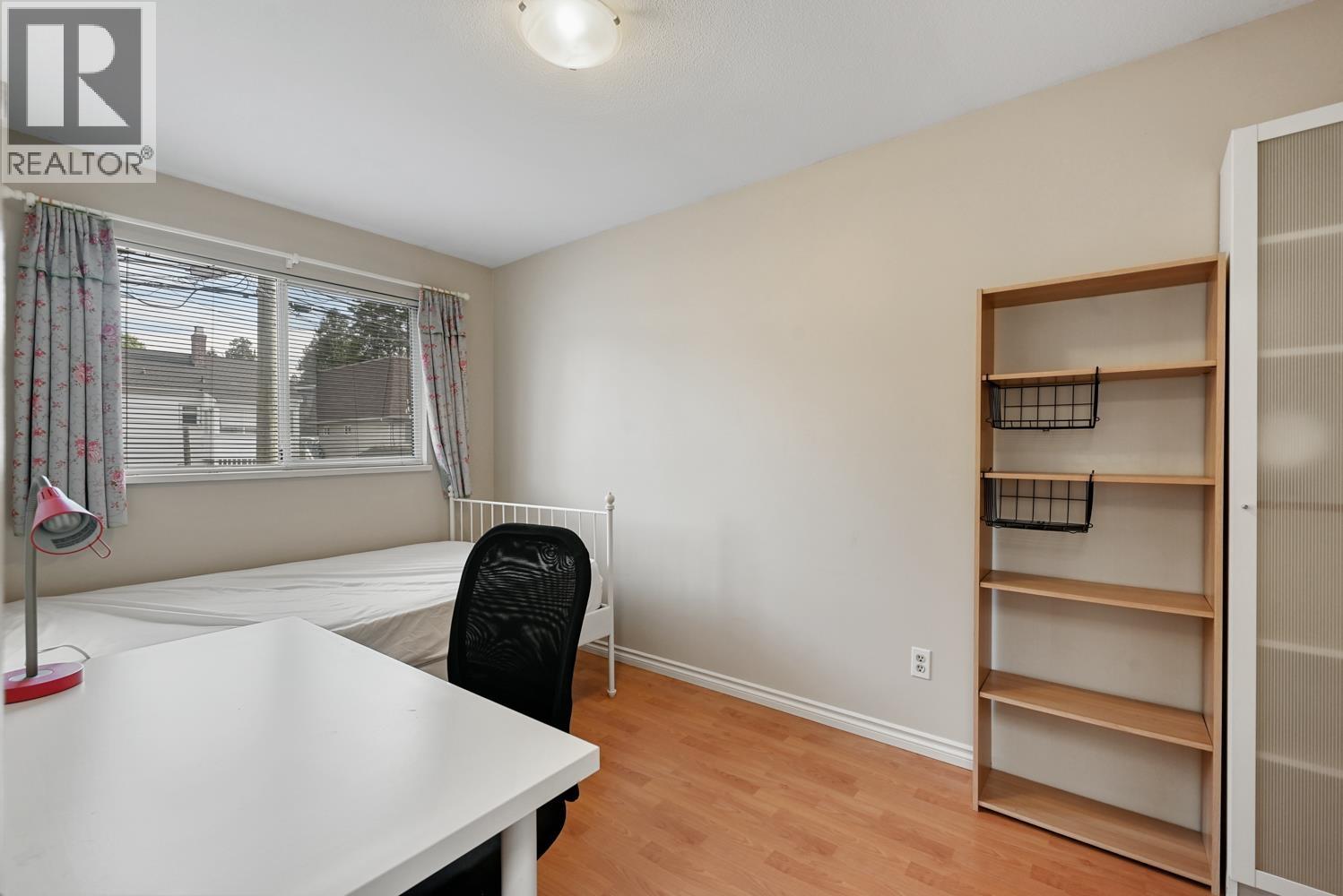 819 W 70th Avenue Property Photo 15