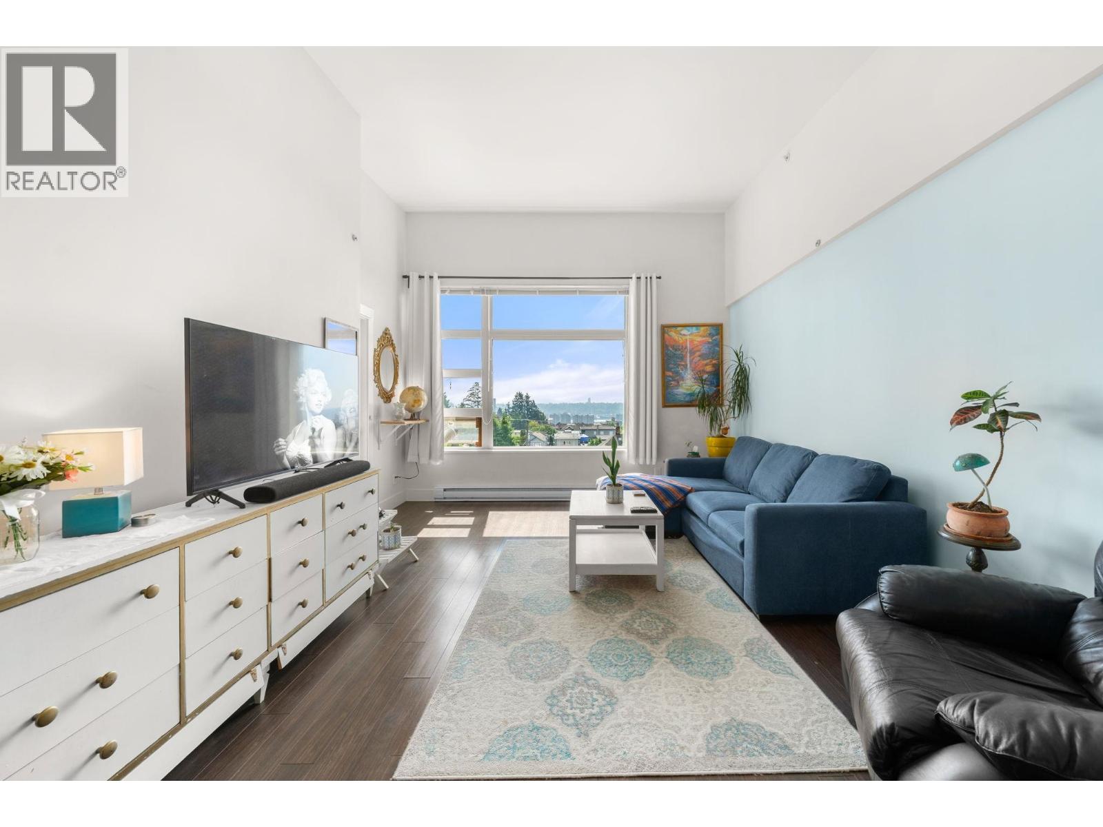 302 709 12th Street Property Photo 12