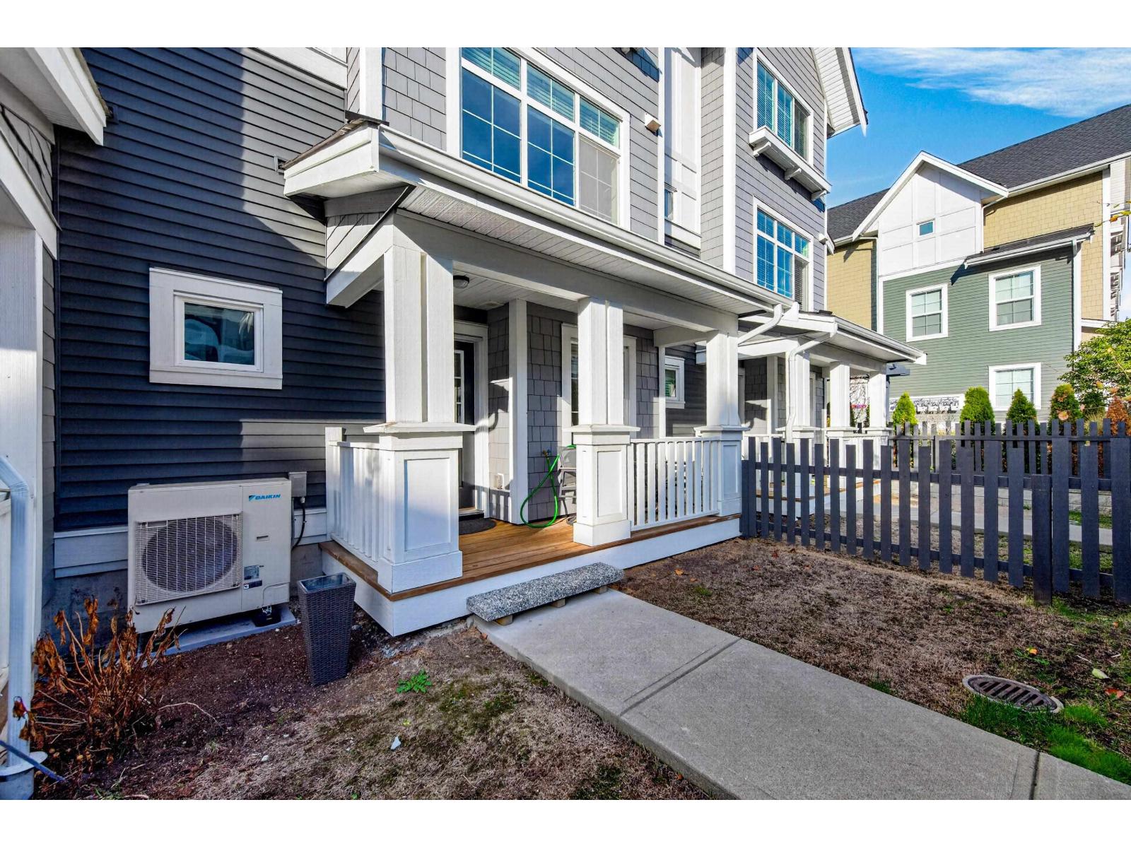 122 20180 84 Avenue Property Photo 2